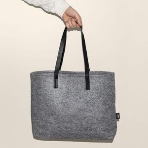 EgotierPro 50633 - Tasche aus 100% RPET Filz mit Kunstledergriffen